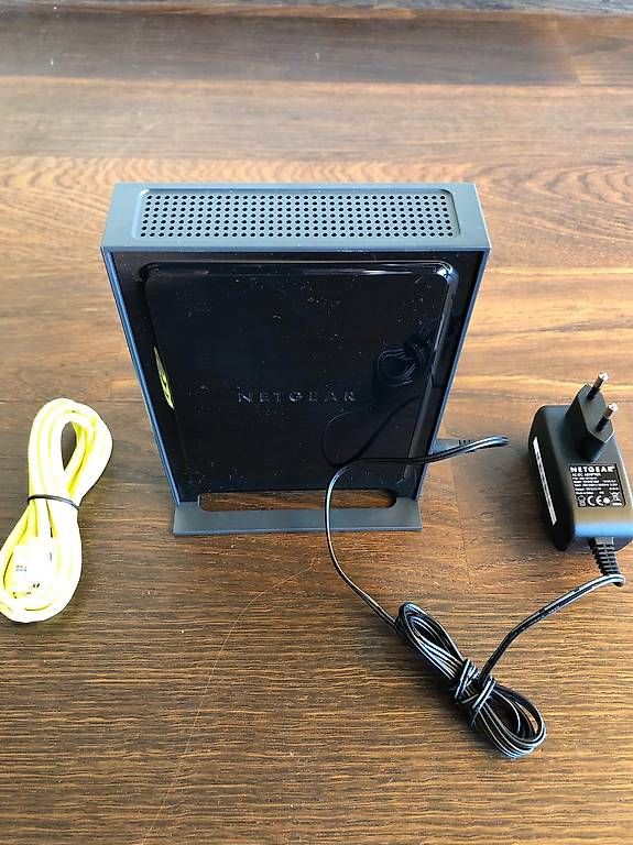 Modem & Router: Wireless Router Netgear N300 (WNR 2000) – Usato da Montreux venduto da Gilles.Charlet 1