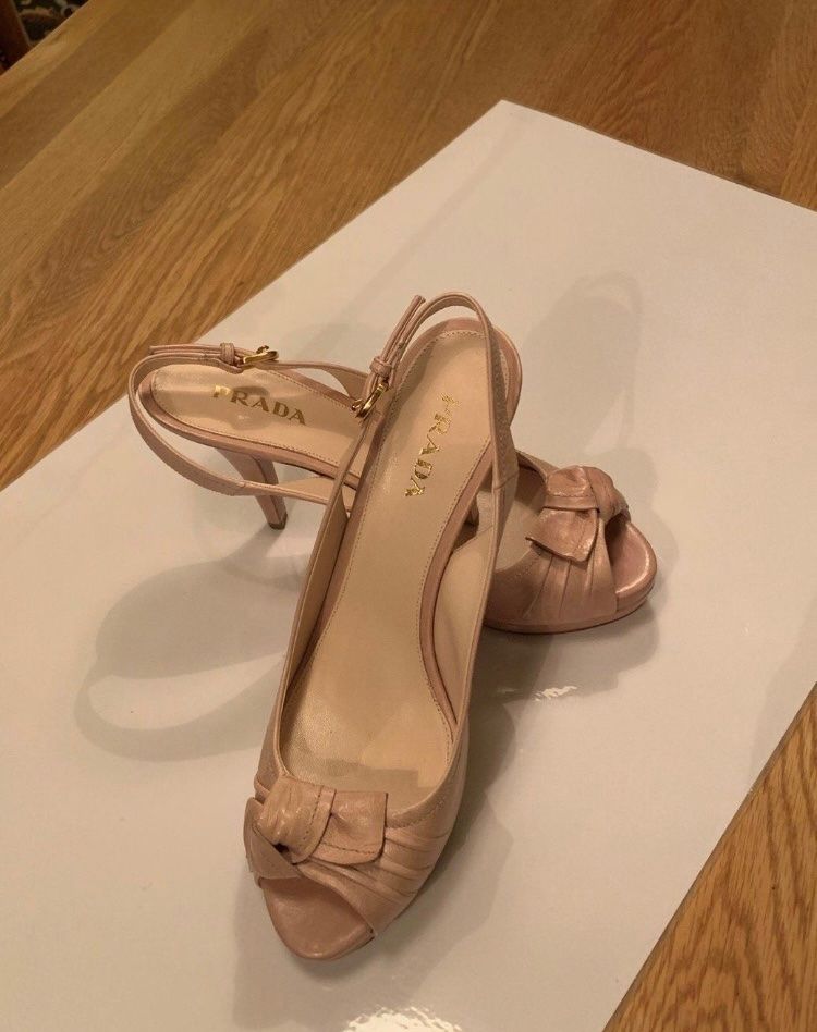 Prada Scarpe da donna: Prada sandalen NP 450 – Usato da Schöfflisdorf venduto da Bling_it_on 1