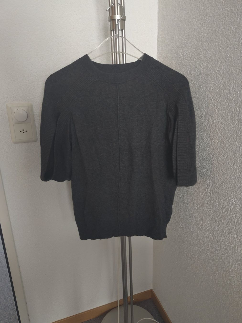 Allsaints Maglioni & Felpe: Allsaints Pullover grau Cashmere- Mix Gr. XS neuwertig – Usato da Arbon venduto da Franca1979