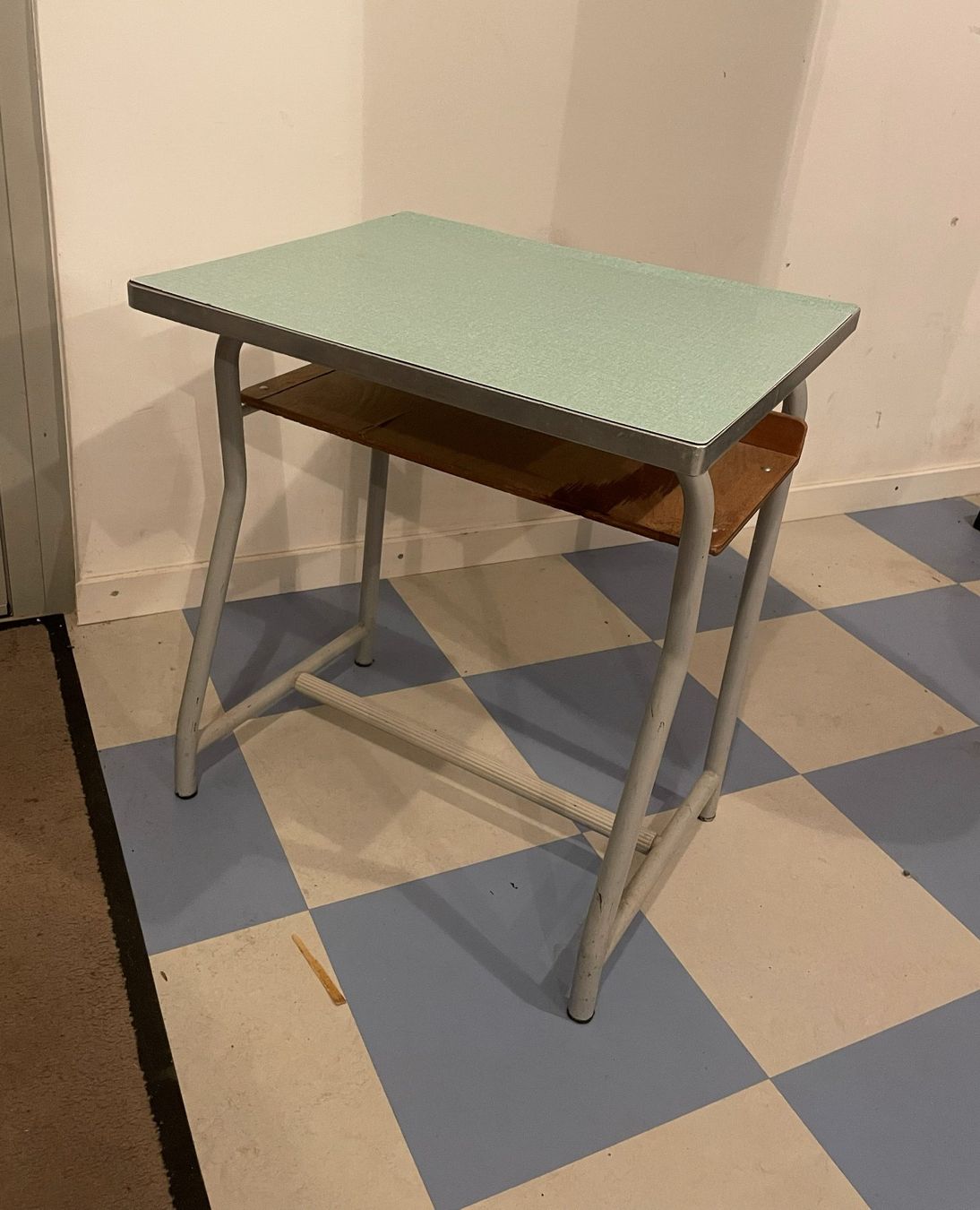 Tavoli: Vintage Kindertisch, 1970 – Usato da Liebefeld venduto da Adrianl0 3