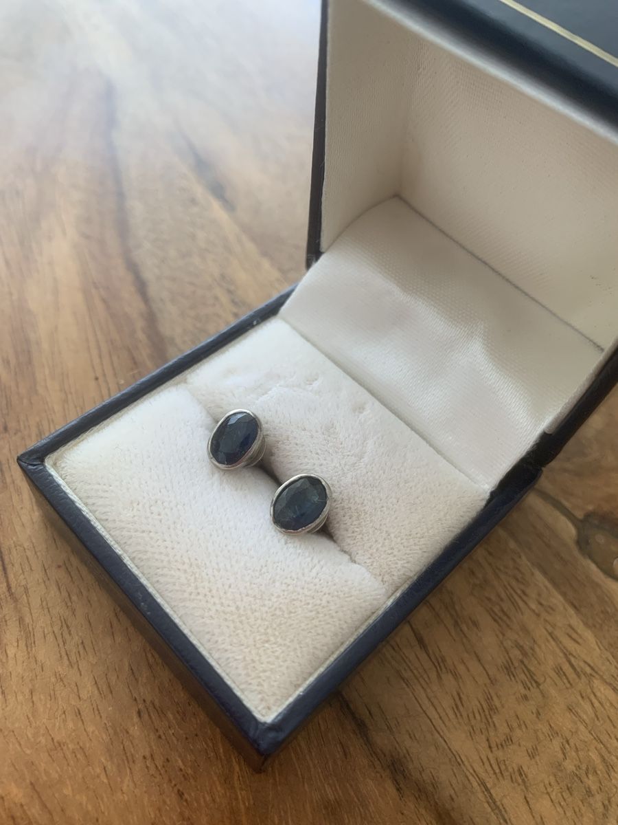 Ohrringe & -stecker: Echtsilber Ohrstecker mit blauen Steinen, handgemacht – Gebraucht aus Zürich von MK124