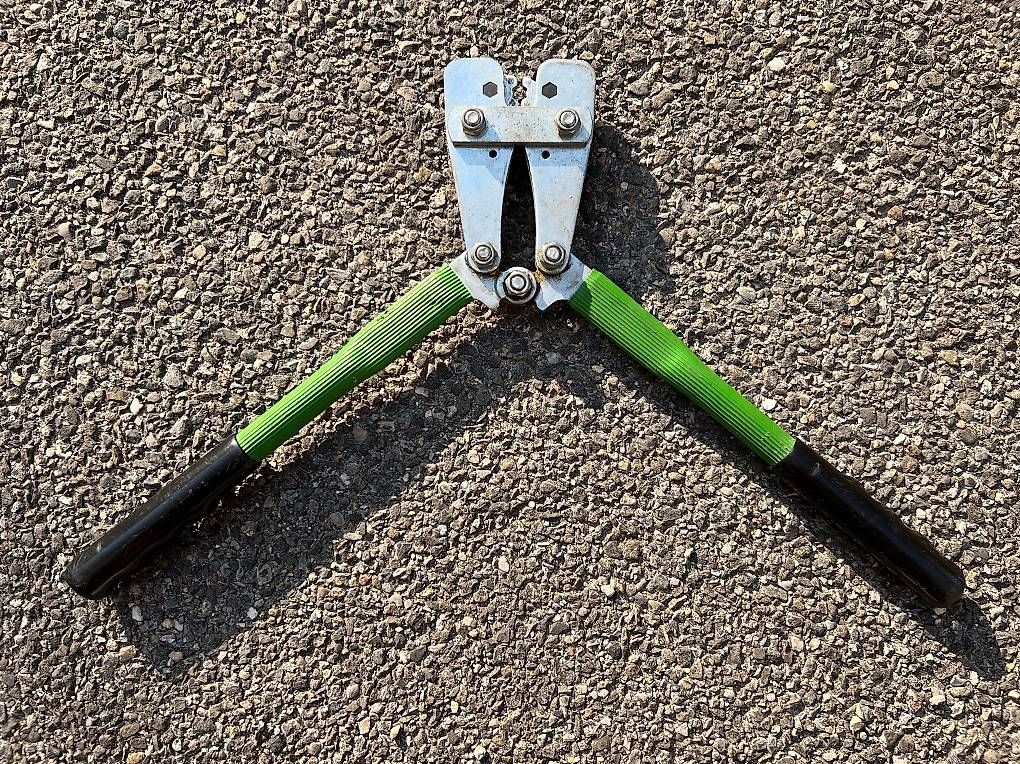 Tous les outils: Sechskant-Presszange (Hexagonal-Crimper) – D'occasion à Biel/Bienne par lef_2jnx