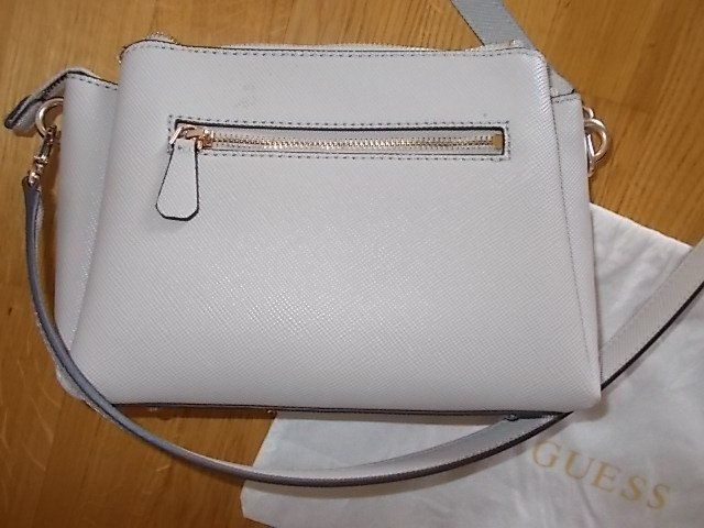 Sacs femmes: Tasche Guess – D'occasion à Chexbres par indi03 1