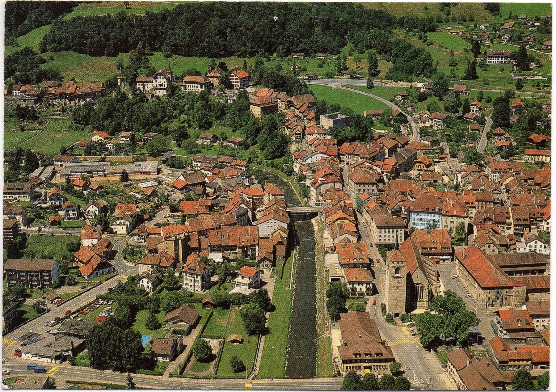 Cartoline postali: MOUDON Vue aérienne – Usato da Jona venduto da philajona