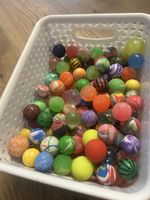 Hüpfbälle Flummi verschiedene Muster und Farben