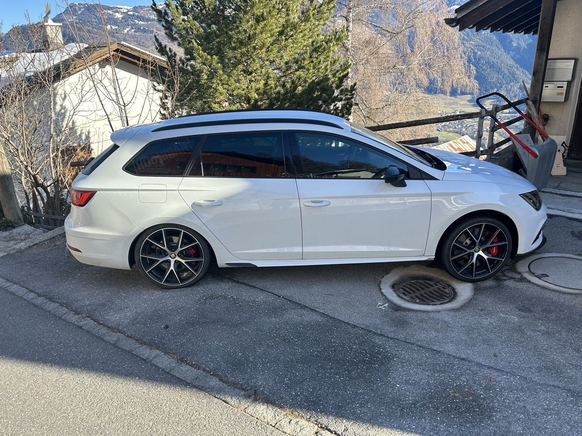 Seat Automobili: Seat leon cupra st 370 – Usato da Präz venduto da Racer.98 2