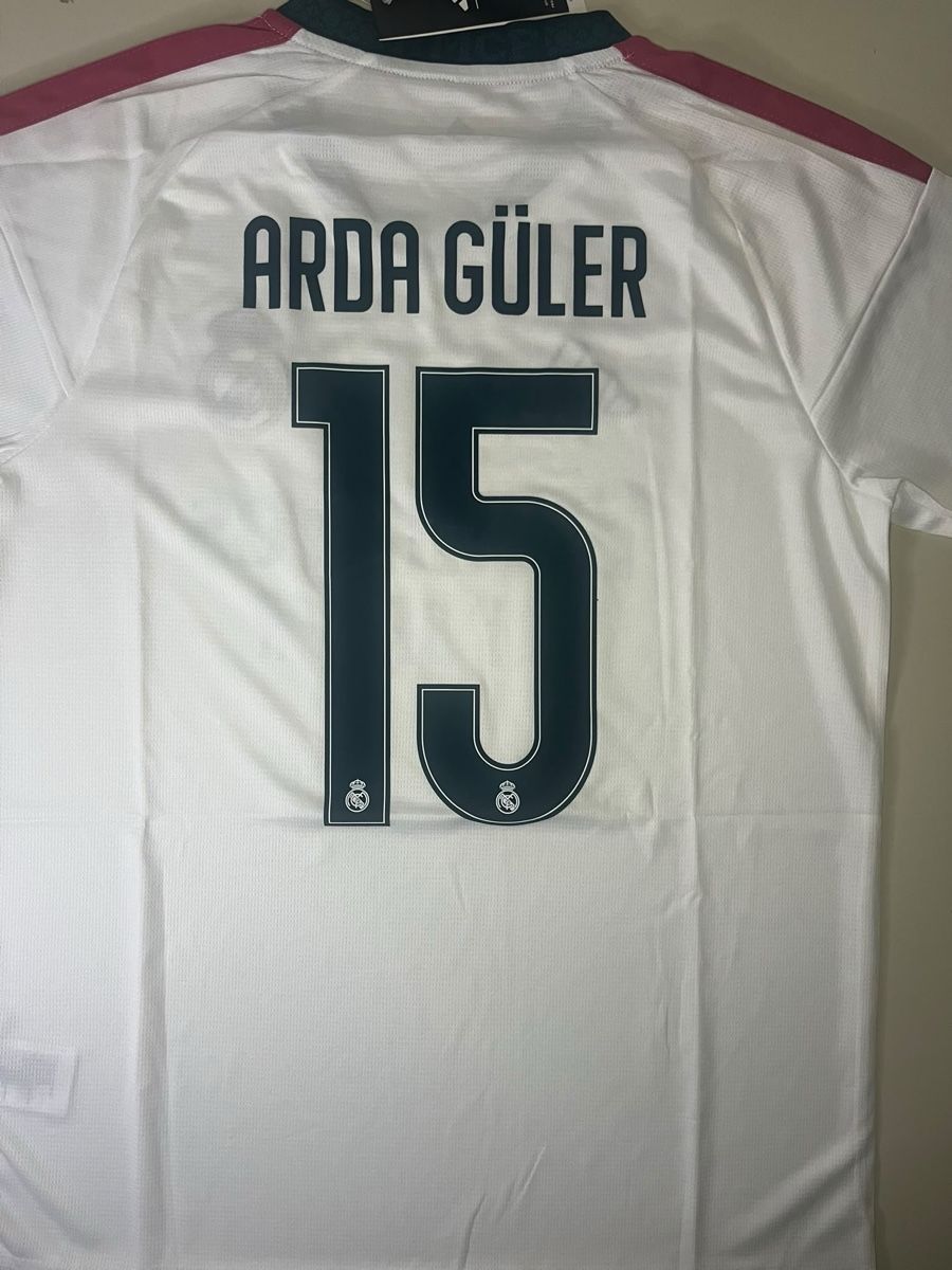 Real Madrid Leibchen & Hosen: Arda Güler Trikot – Neu und originalverpackt aus Biel/Bienne von Husseinsheikho 2