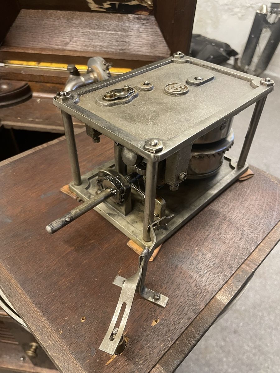 Giradischi: Stand Grammophon mit Platten ca 100 Jahre alt – Usato da Maur venduto da mar_9pbh 5