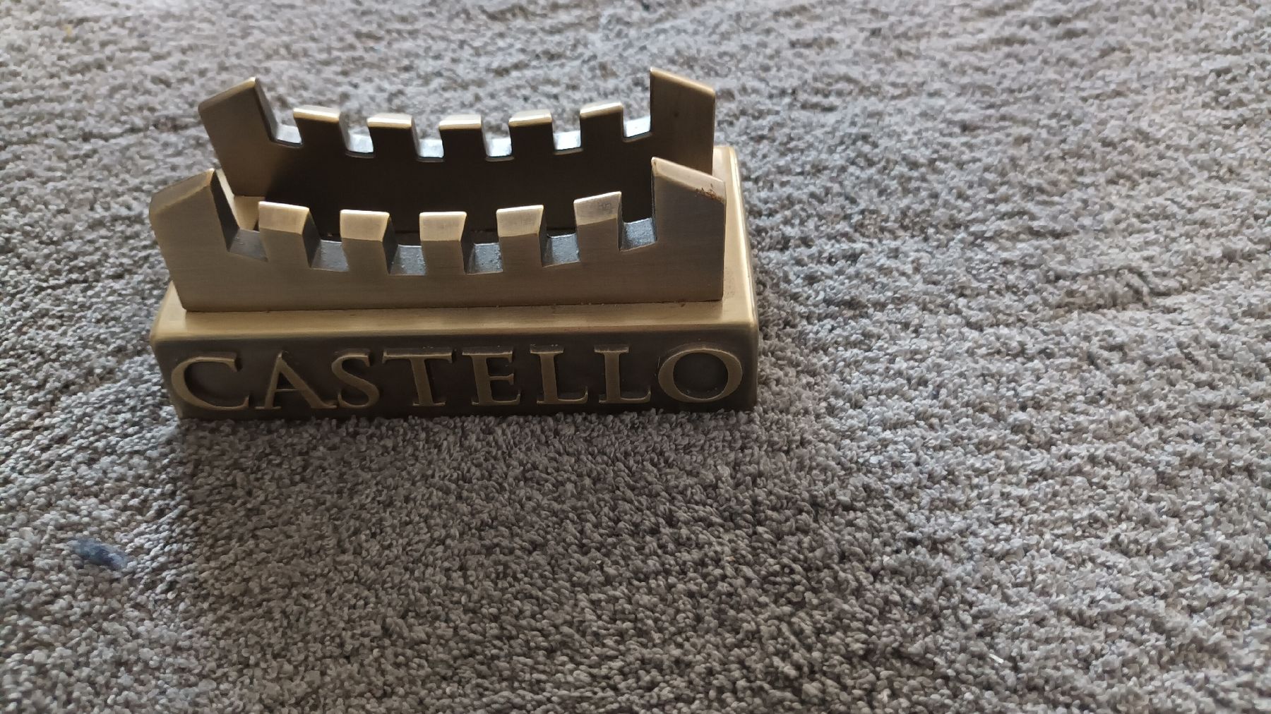 Supporti a parete: Serviettenhalter im Burgdesign – Usato da chur venduto da erika025