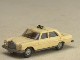 VE1- Wiking Mercedes 200 Taxi