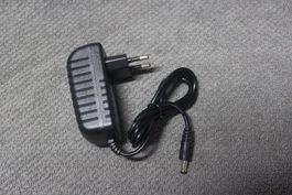 12V 2A AC/DC 24W Transformator Power Adapter Ladegerät