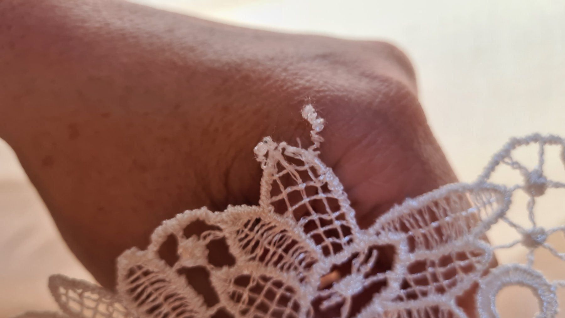 Camicette: Wunderschöne Bluse mit Spitzenkragen – Usato da Ferden venduto da jemyce 3