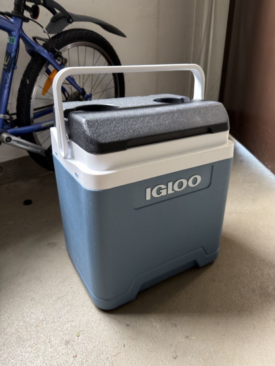 Réfrigérateurs et refroidissement: IGLOO Cooler blue good condition – Neuf (Voir description) à Adliswil par ste_x86r