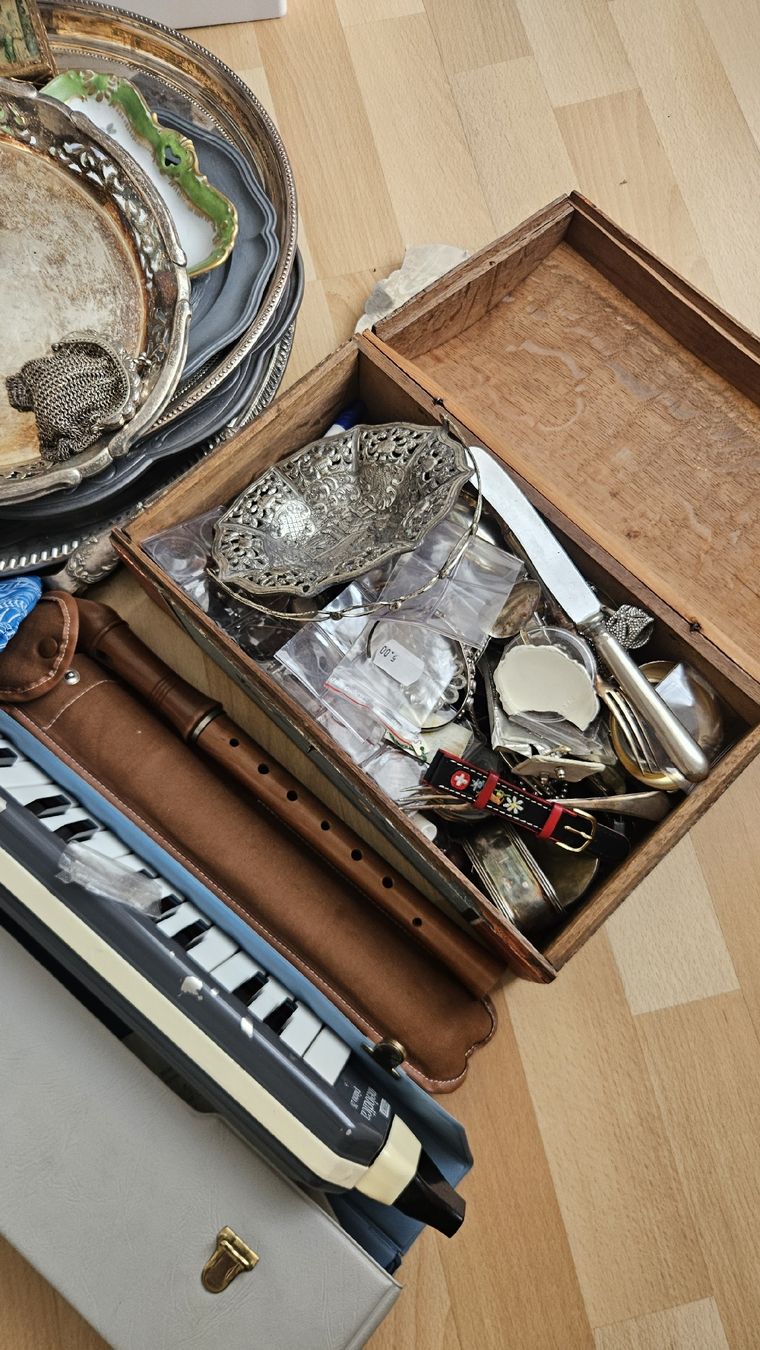 Toutes les décorations: Lot Verschiedene Flohmarkt Sache – D'occasion à Rickenbach b. Wil par nic_8ljr 1