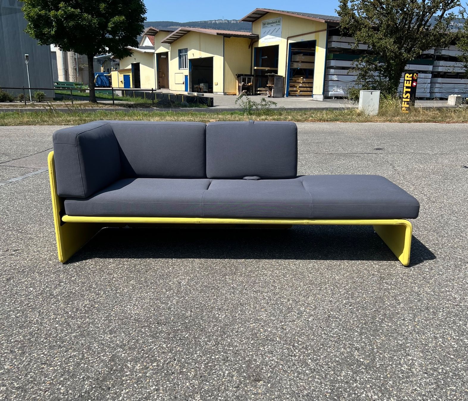Fermob Sofas: 061 FERMOB Bellevie 3-Sitzer Sofa – Gebraucht aus Wangen an der Aare von TBYN