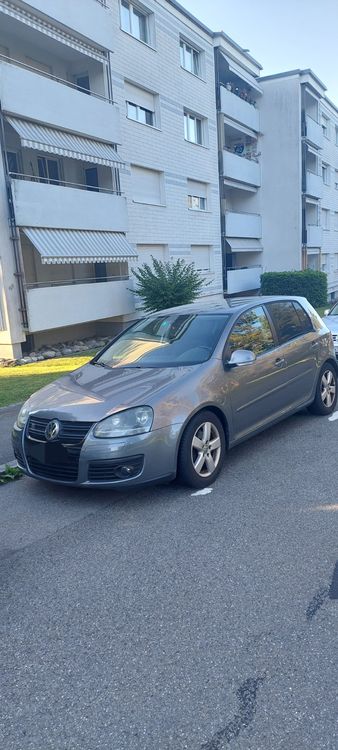 VW Golf V Grau, geräumig, Top Zustand!