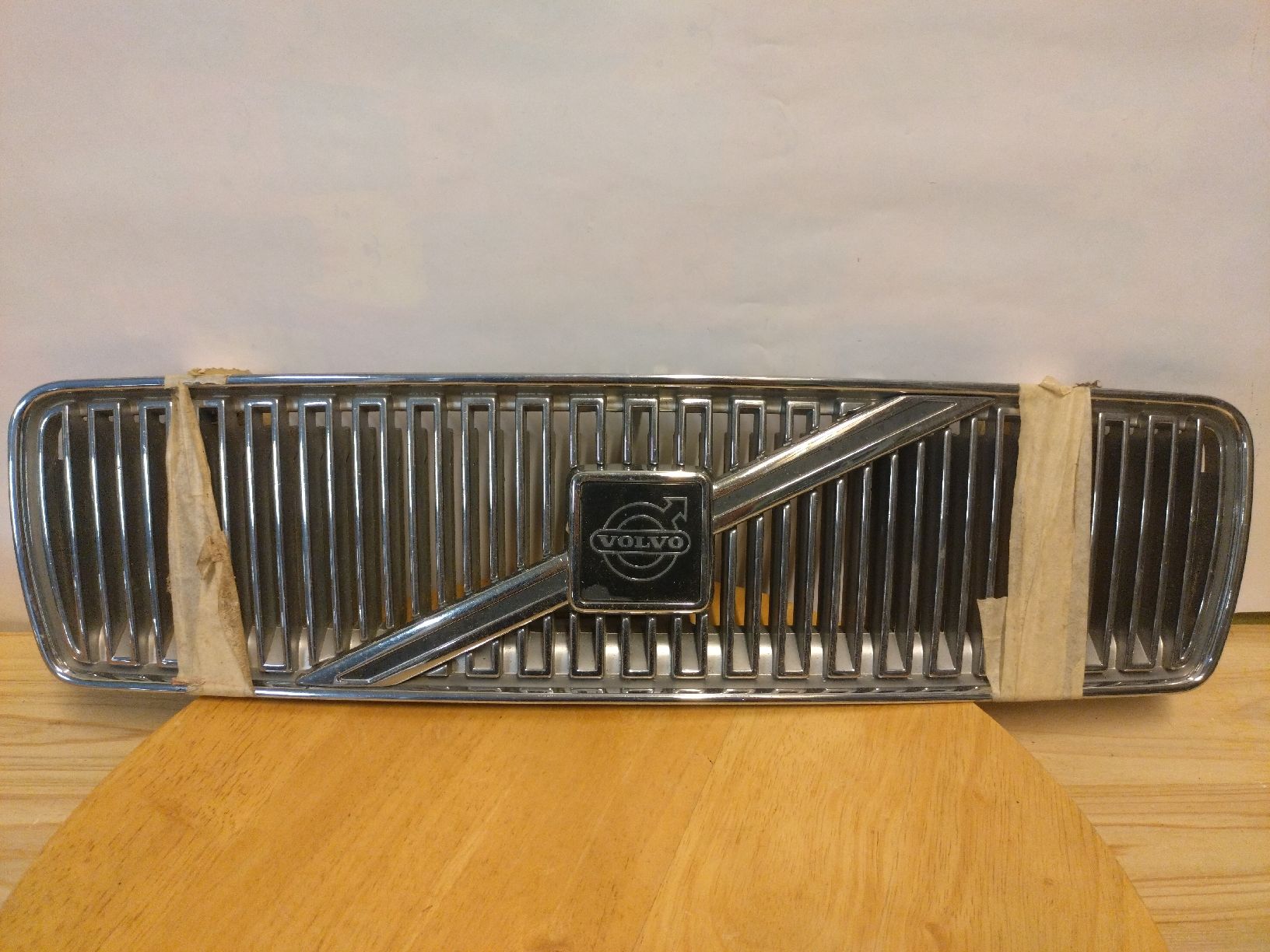 Volvo Tutti pezzi di ricambio auto: Calandre Volvo 440 Phase 2 1996 – Usato da Farvagny-le-Grand venduto da LaCaverne