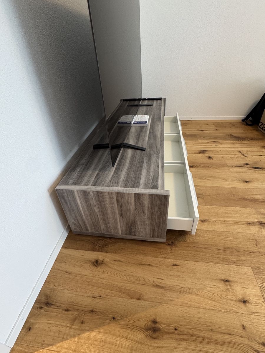 TV Möbel: Lowboard, Eichendekor & weiss hochglanz, super Zustand,  – Gebraucht aus Niederbuchsiten von Roempe 2