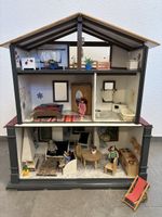 Wunderschönes Puppenhaus mit Möbel und Puppen, Vintage