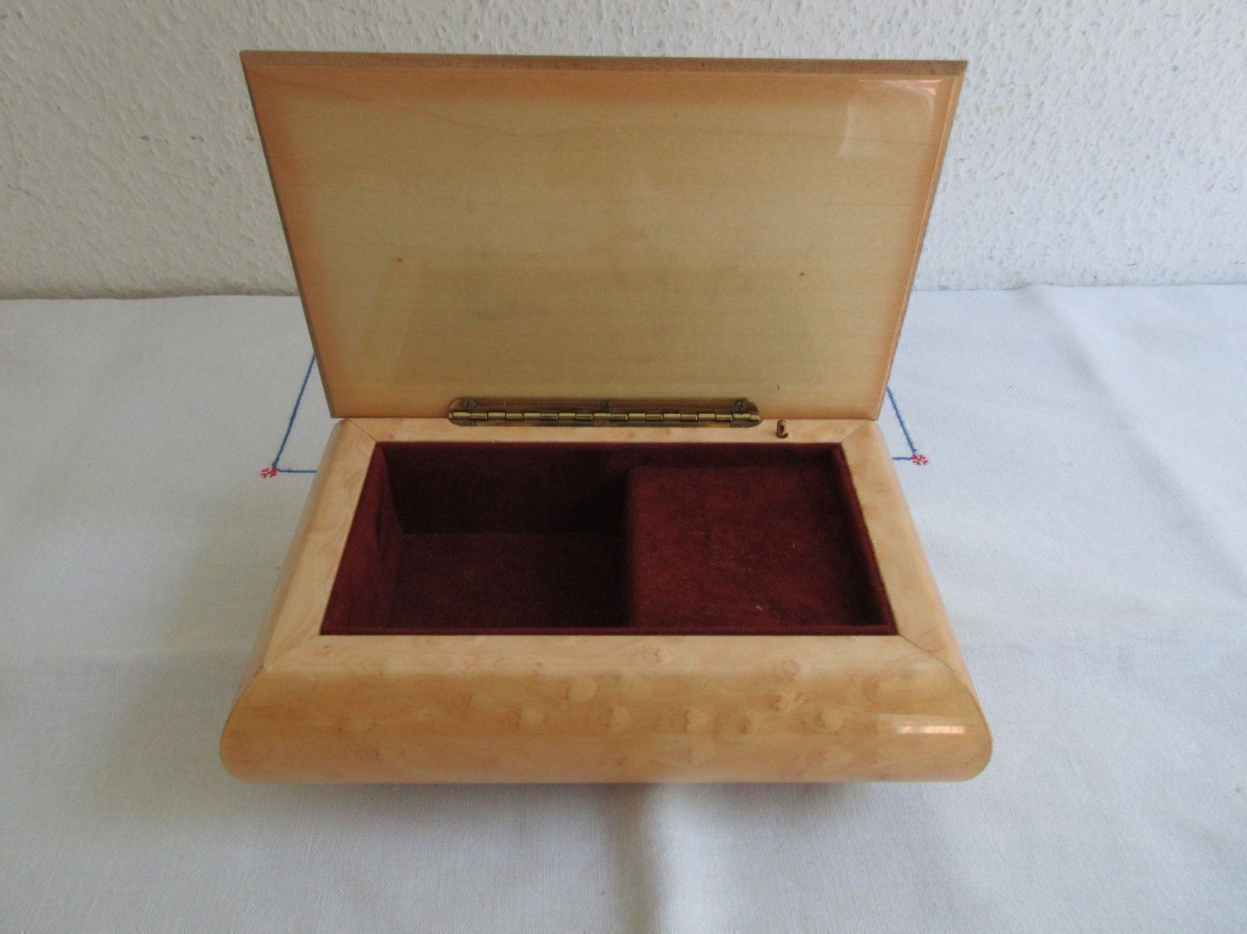 Carillon: Hübsche lackierte Musikdose – Usato da Binningen venduto da Oldfashion 5