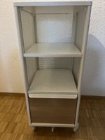 Schickes Rollcontainer-Regal mit Schublade