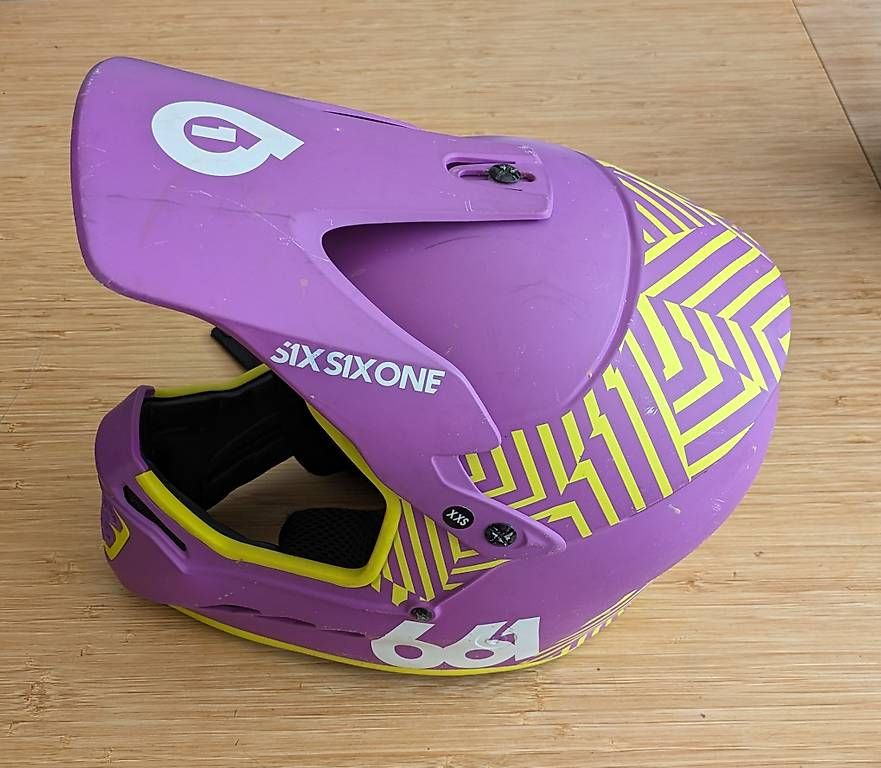Caschi: MTB Kinder Fullface Helm XXS – Usato da Zollikofen venduto da Serious