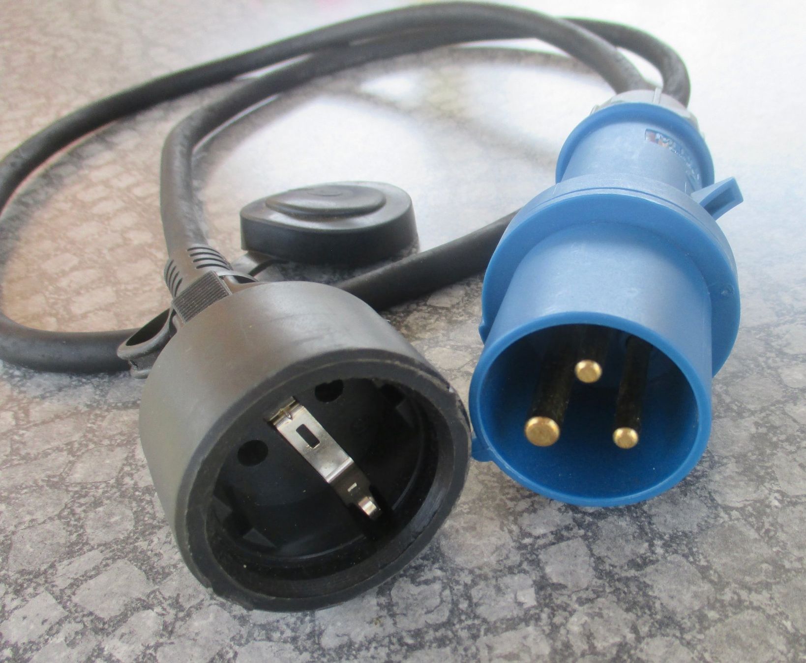 Laufwerke & Adapter: 3 Camping Adapterkbel – Gebraucht aus Hefenhausen von Hase9 1