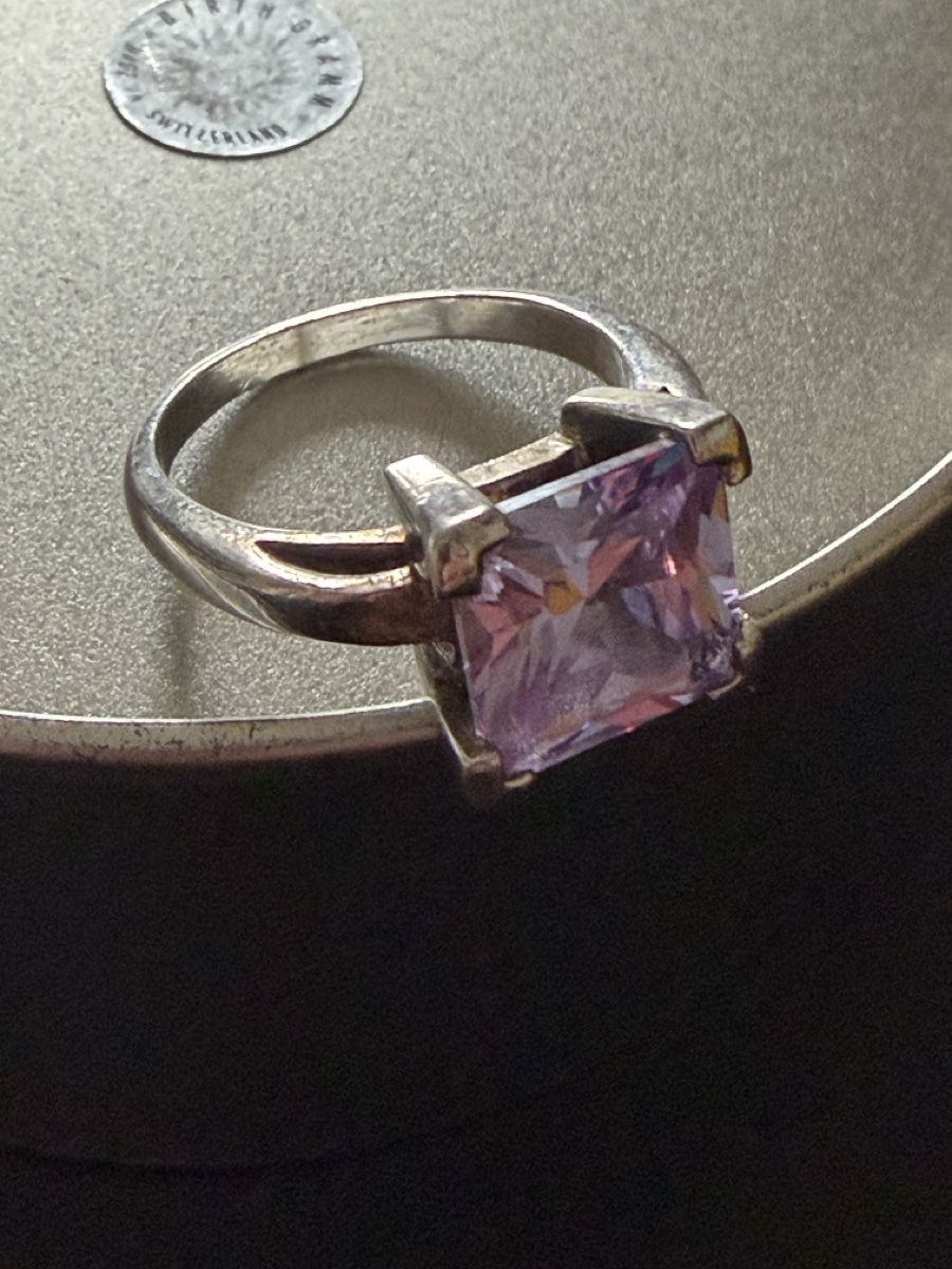Bagues: Ring Silberfarbig lila Stein  – D'occasion à Widnau par kustercarmen 1