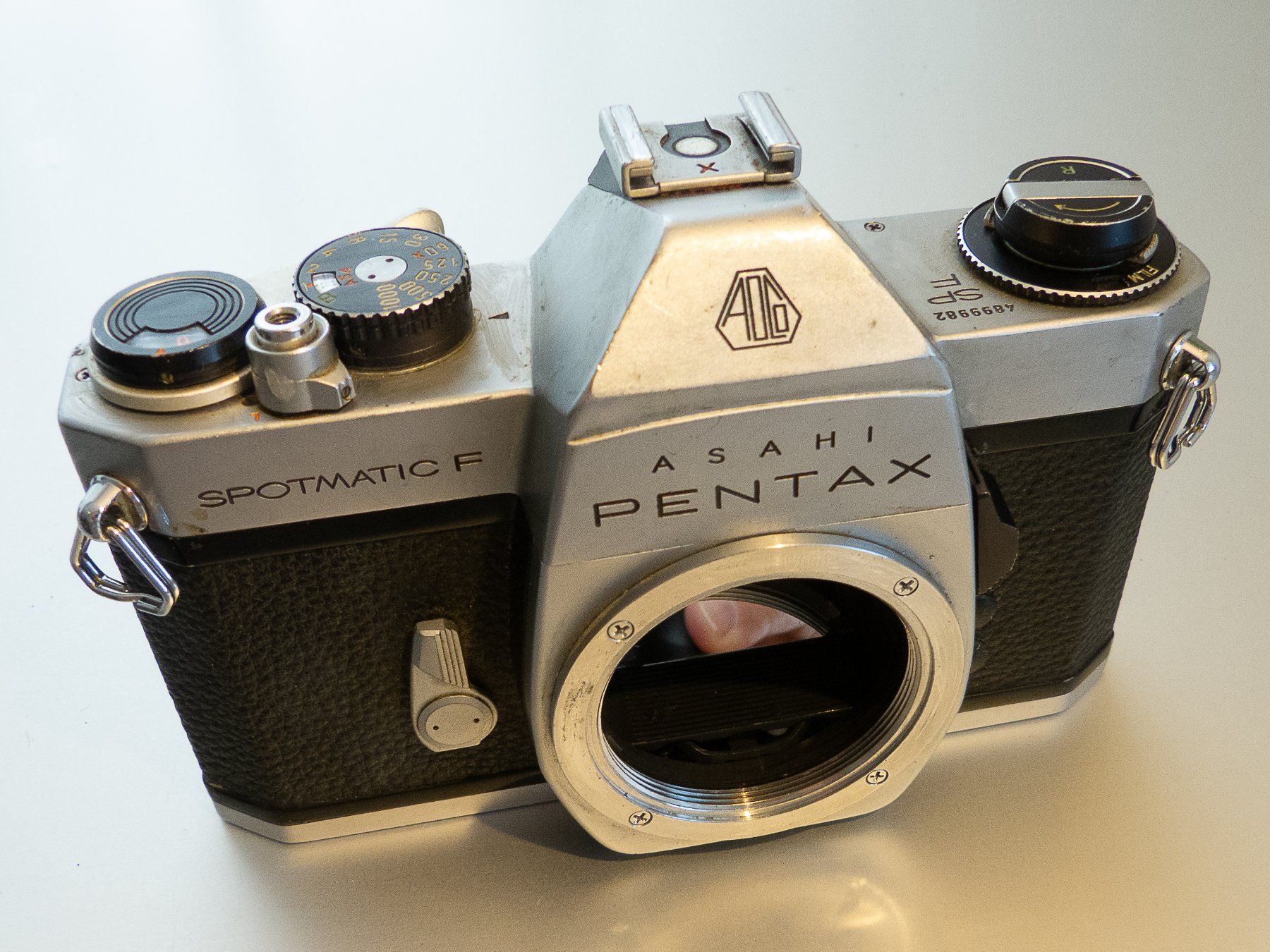 Pentax Fotocamera: Ashai Pentax Spotmatic F mit 2 Objektiven – Usato da St.Gallen venduto da migi001 1