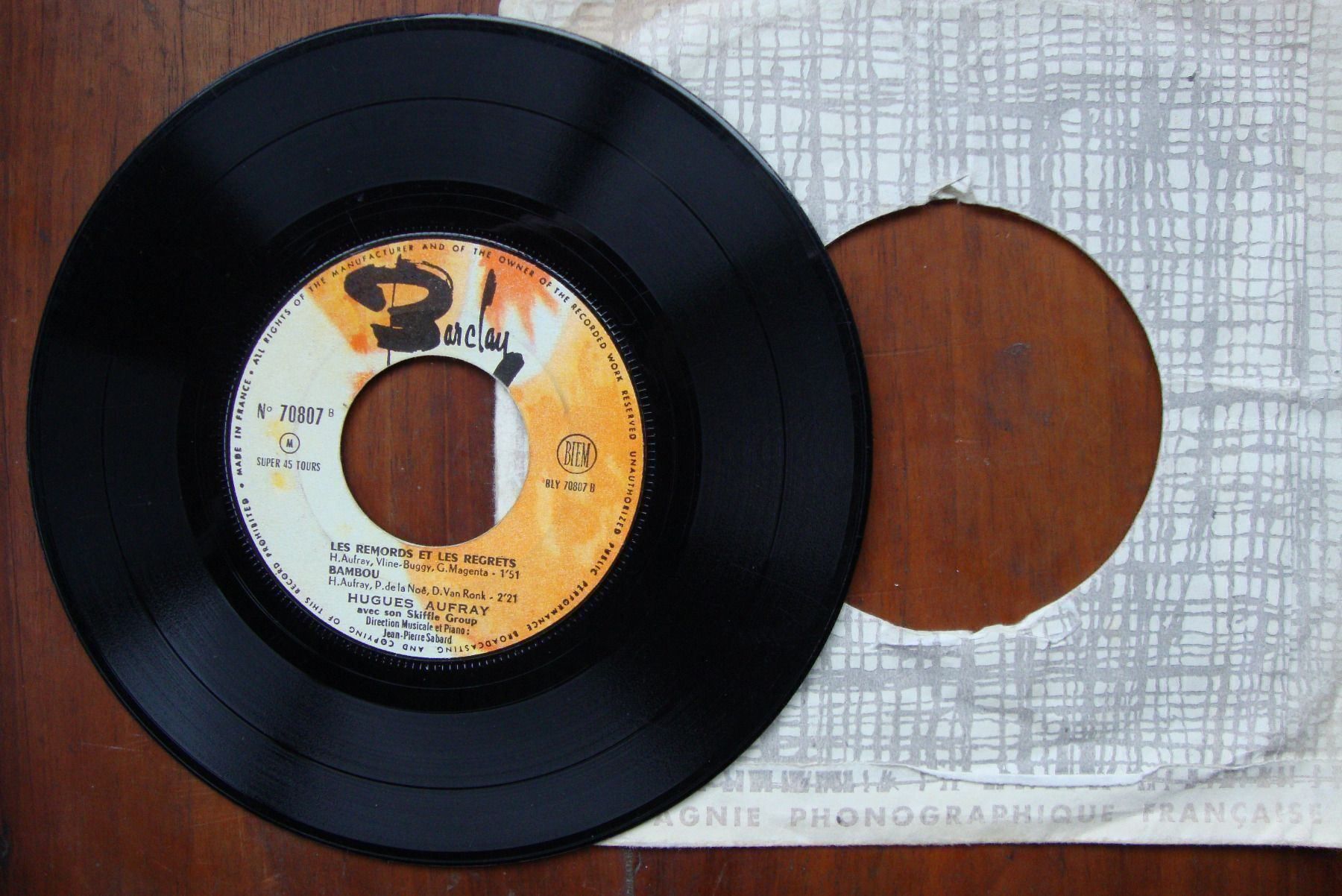 Dischi in vinile: AUFRAY HUGUES - DOU WAKADOU - ON EST LES – Usato da Bern venduto da Uli_10_11 1