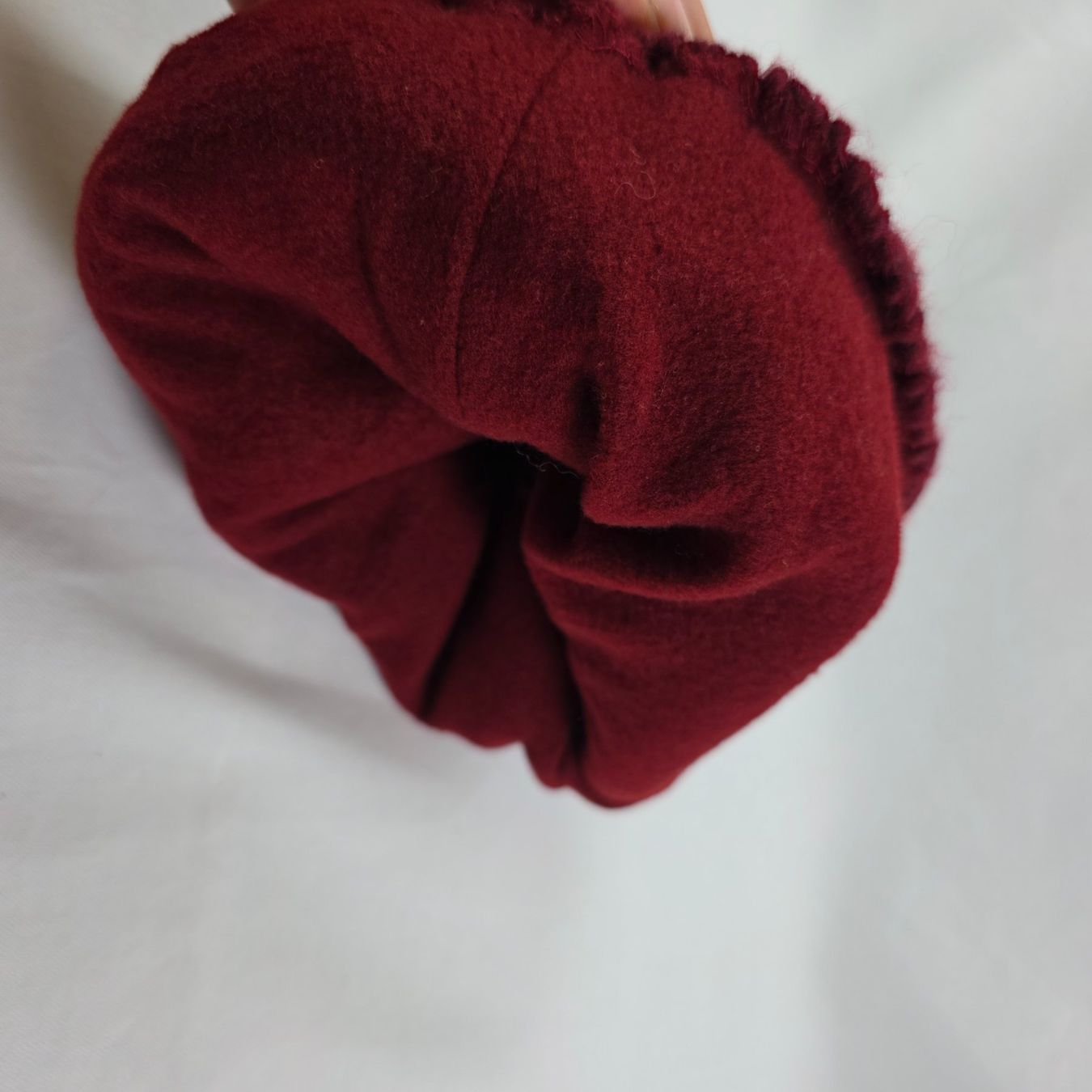 Copricapi, berretti & cappellini: Warme, gestrickte Wintermütze mit Bommel, Weinrot – Usato da Wald ZH venduto da Martin79 5
