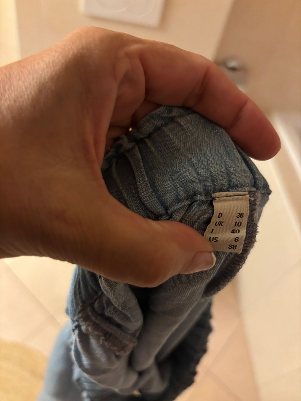Esprit Gonne: Jupe Esprit taille 38 – Nuovo (secondo la descrizione) da Blonay venduto da Ollorvi 2