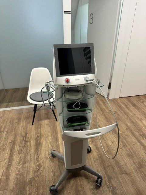 Medizinische Geräte: Zimmer Laser Physiotherapie Optonpro – Gebraucht aus Zürich von Zuerich_Seebach