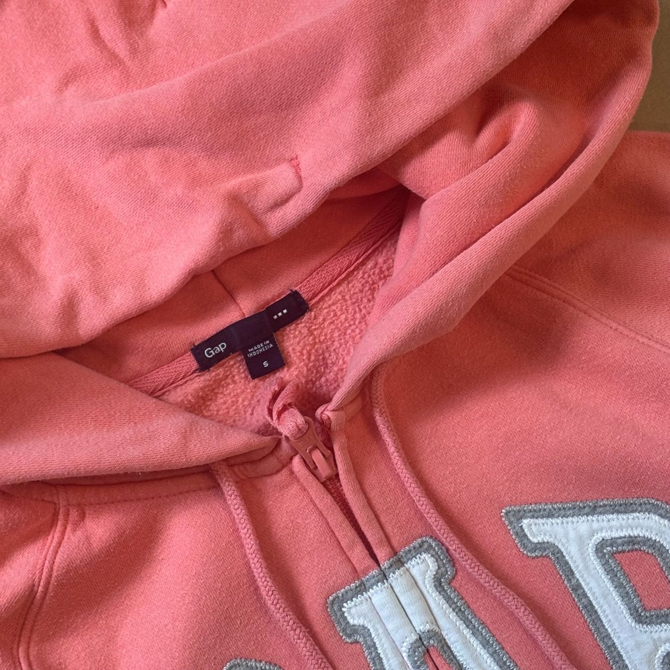 Gap Maglioni & Felpe: GAP casual y2k pink zip-hoodie (retro pull pullover) – Usato da St. Gallen venduto da sourced_limited 2