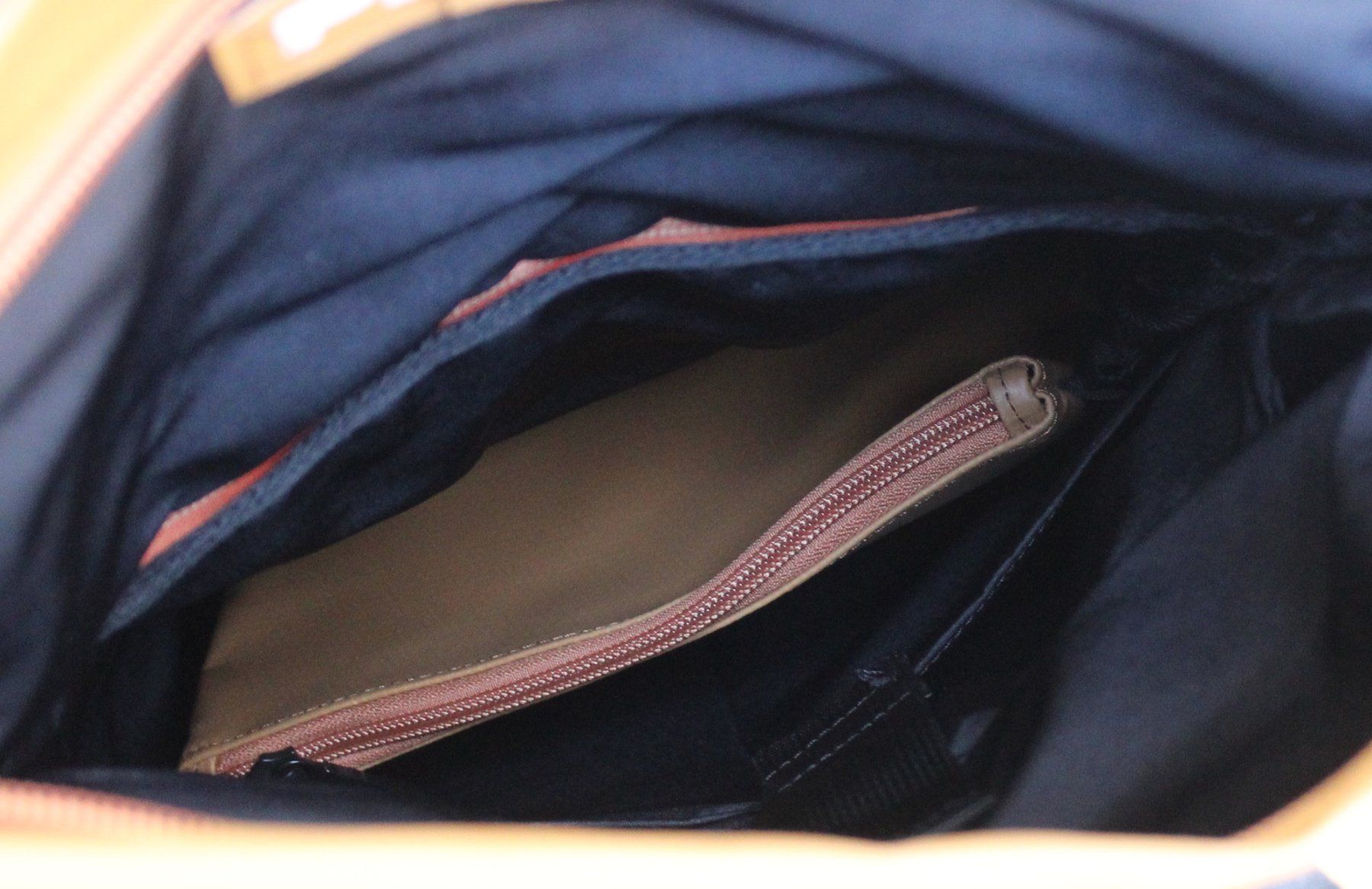 Bree Zaini: Bree Pnch 792 Backpack Rucksack Laptopfach Neu – Nuovo (secondo la descrizione) da Zürich venduto da Auctionata 7
