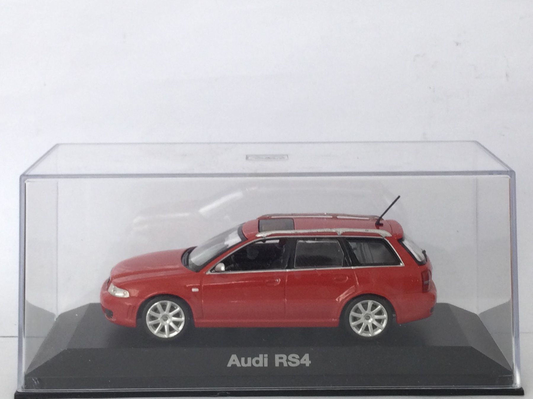 Audi Modellautos: Minichamps 1:43 Audi RS4 Rot 2000 – Gebraucht aus Herisau von cacamarena09 6