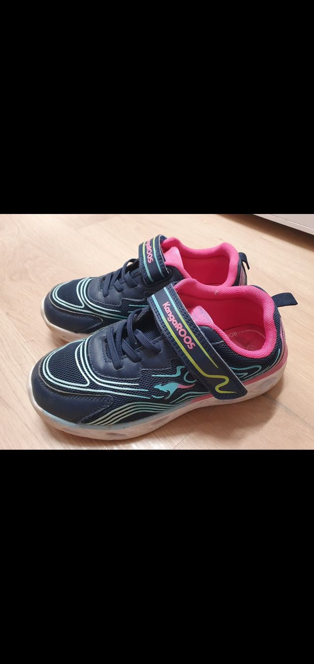 Scarpe per ragazze: Mädchen Kangaroos Turnschuhe Gr 36 – Usato da Niederönz venduto da STI88 1