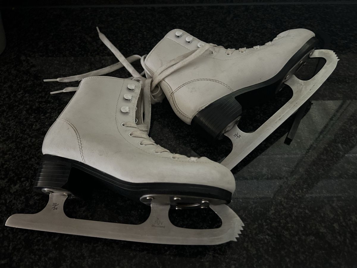 Pattini da ghiaccio: Schlittschuhe Grösse 33/34 – Usato da Luzern venduto da HuberRenat 2