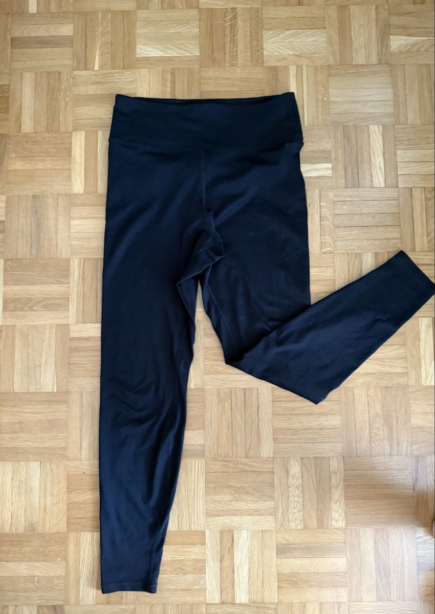 Leggings: Schwarze Sportleggins – Usato da Binningen venduto da zoemaya 1