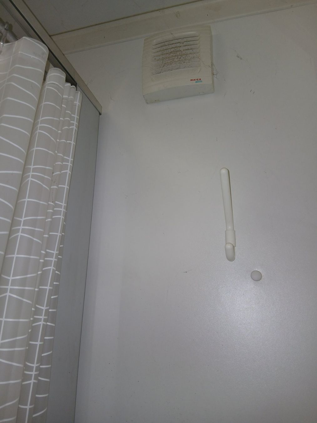 Contenitori edile: Gebrauchter Sanitär-Container mit WC Dusche und Lavabo – Usato da Kappelen venduto da wbi_8h8v 3