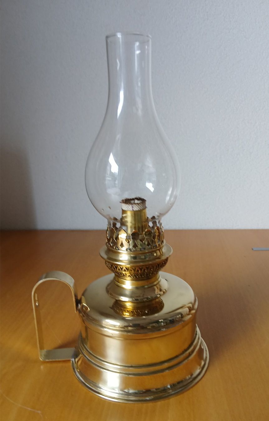 Lampade: Lampe à pétrole ancienne – Nuovo (secondo la descrizione) da Sion venduto da pie_2zs9 1