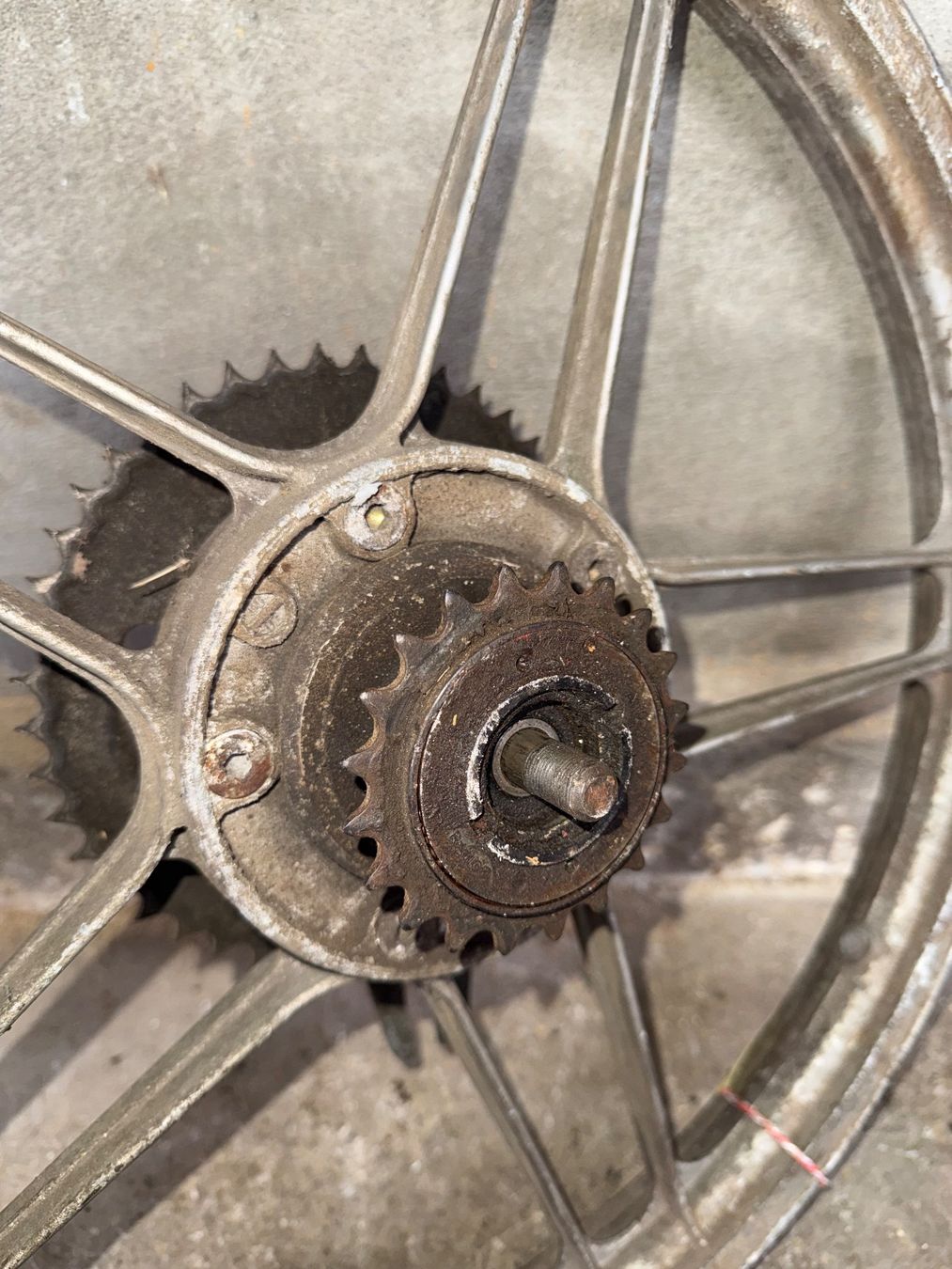 Puch Parti ricambio per ciclomotori: Puch Maxi S Gussfelgen Hinterrad – Difettoso da Fahrni b. Thun venduto da berger_tuning34 3