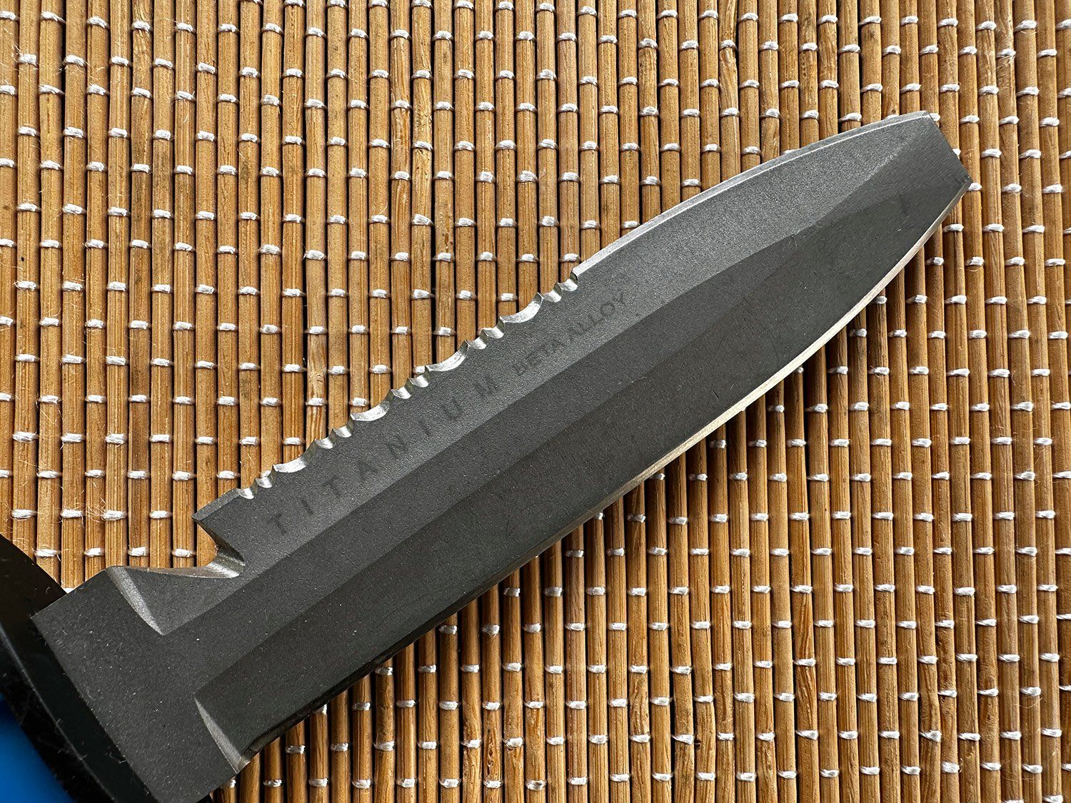Altro per Immersioni: 2 Tauchermesser, ein Titanium mit Sheide, ein klein – Usato da Cadro venduto da whale1958 2