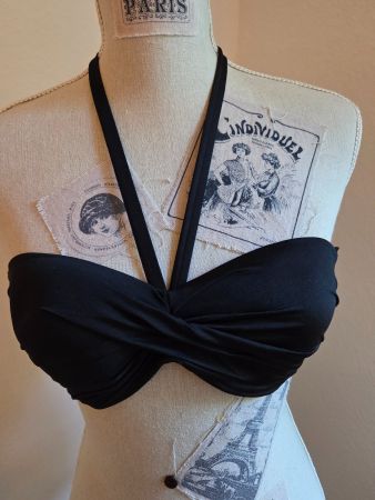 NEU Bikini Oberteil,  im edlen Schwarz Lascana Gr.34B