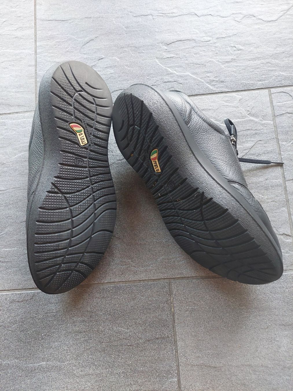 Kybun Scarpe da uomo: Kybun Herrenhalbschu 46 1/3 – Usato da Bönigen venduto da nairin05 1