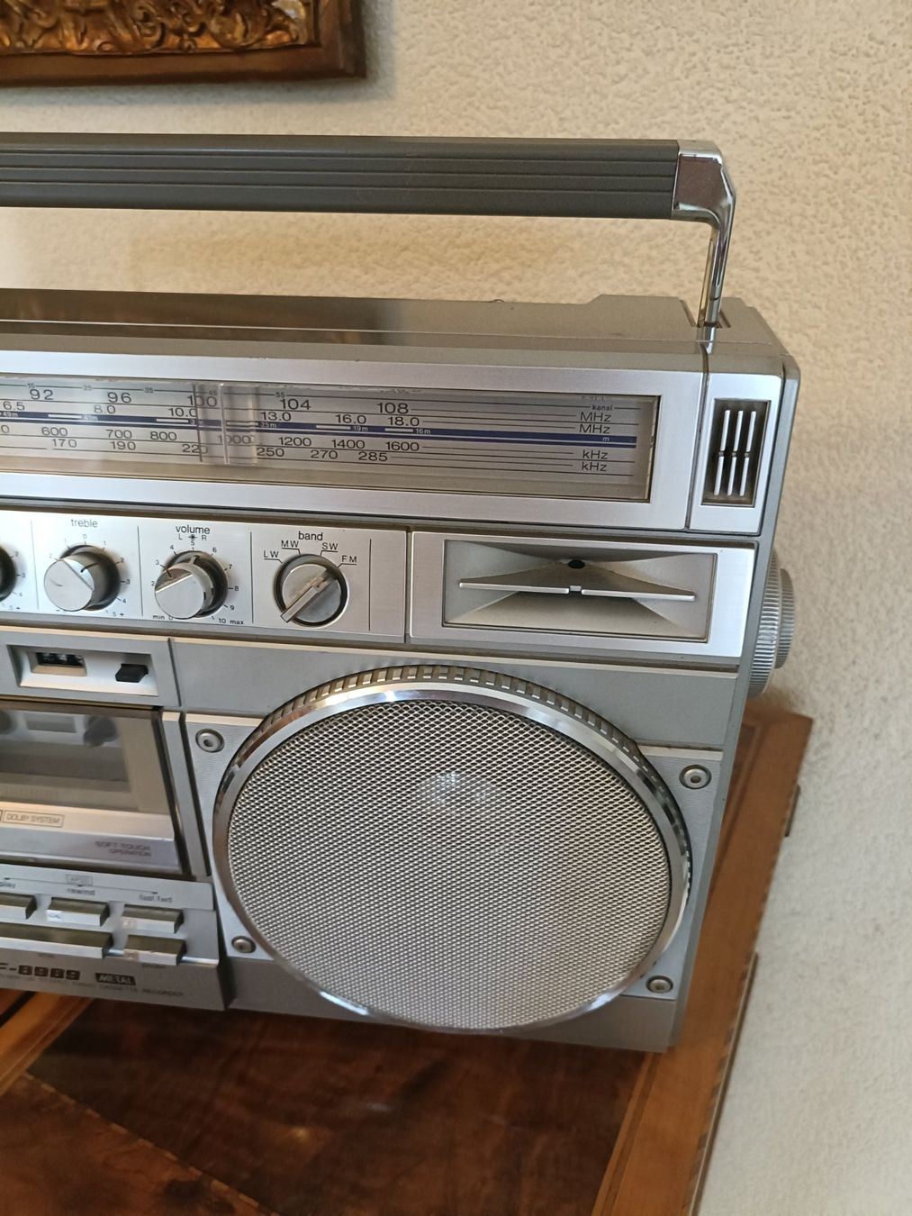 Sharp Radios: Sharp GF-8989, Ghettoblaster, Stereokassettenrekorder – D'occasion à Untersiggenthal par Hexennase 6