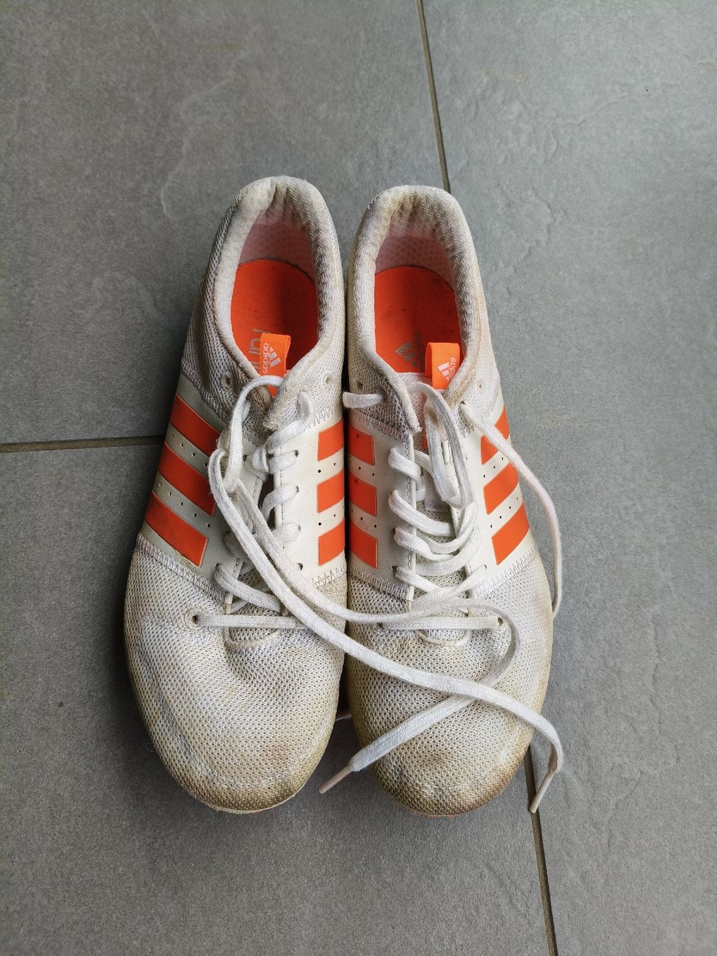 Adidas Scarpe da uomo: Nagel-Laufschuhe Gr 39.5 – Usato da Riehen venduto da India13