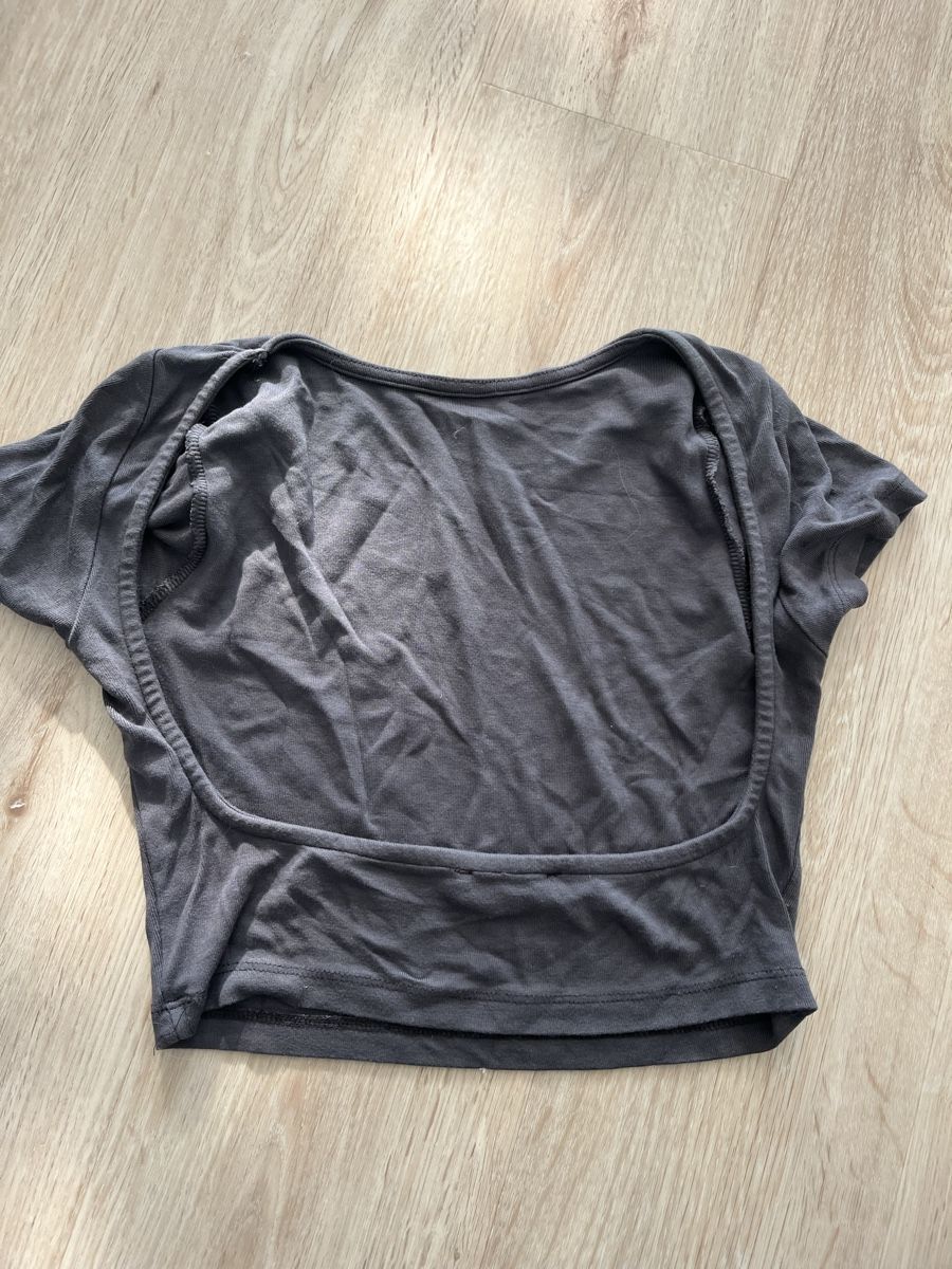 Top: Rückenfreies Shirt – Usato da Rütihof venduto da liv_k2bp 1