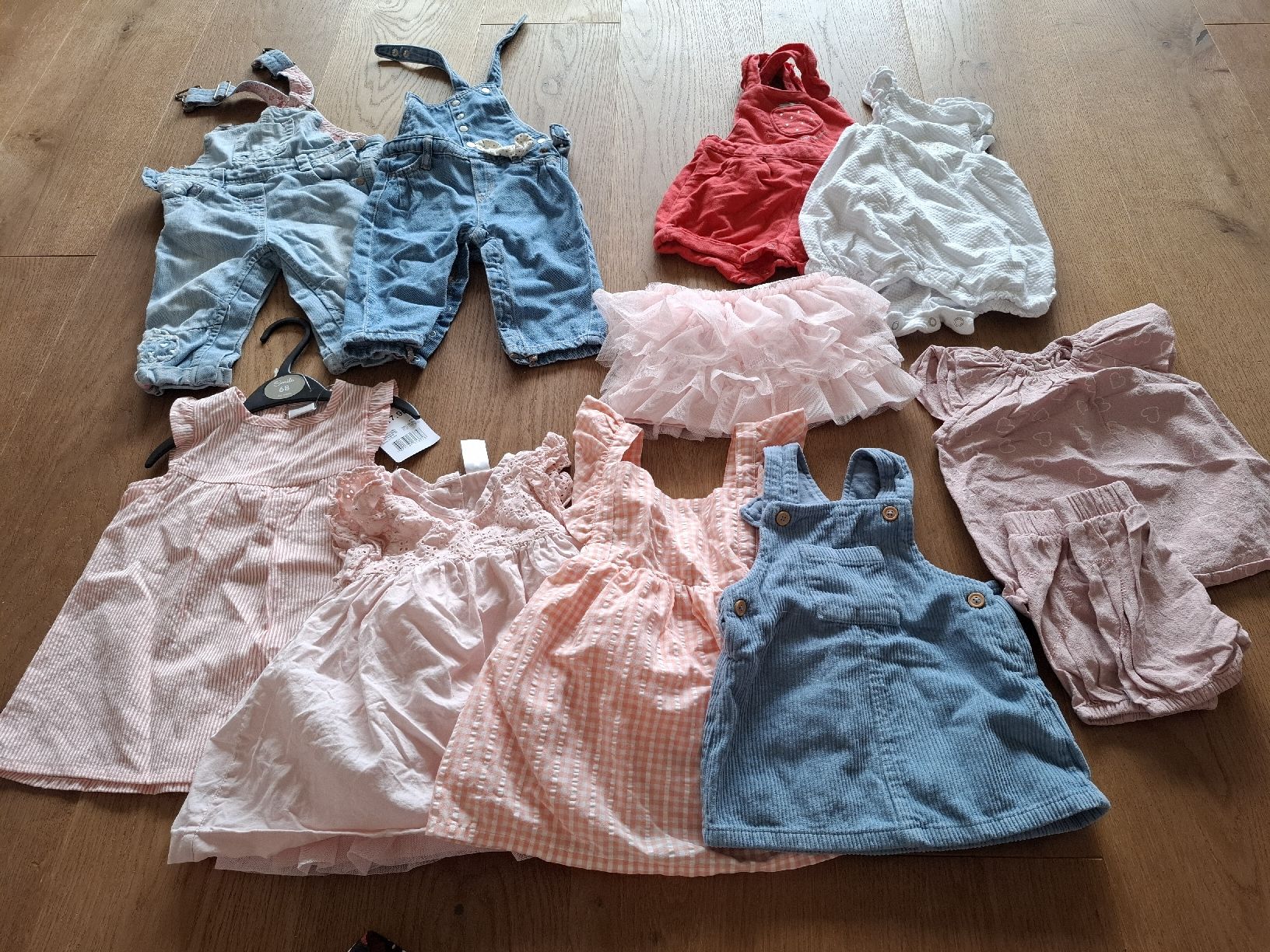 Kleiderpakete & -sets: XXL Kleiderpaket Gr. 68 Mädchen  – Gebraucht aus Recherswil von Jevitachiquita 7