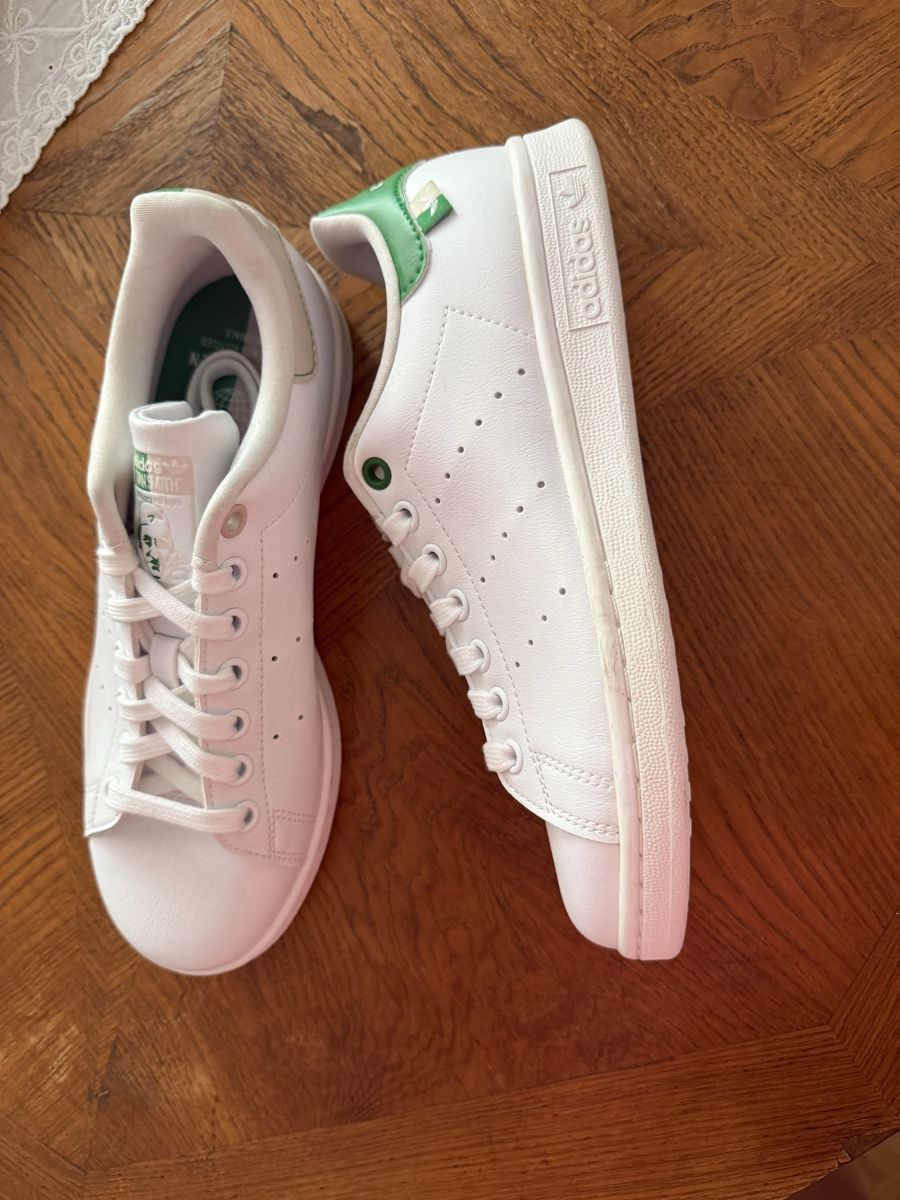 Adidas Scarpe da donna: Adidas schuhe  – Usato da visp venduto da Kmemo1 1